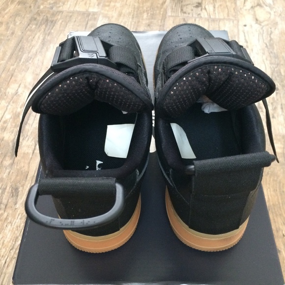 Air Force 1 Utility Size 9 (Used/Like New) - Picture 3 of 15